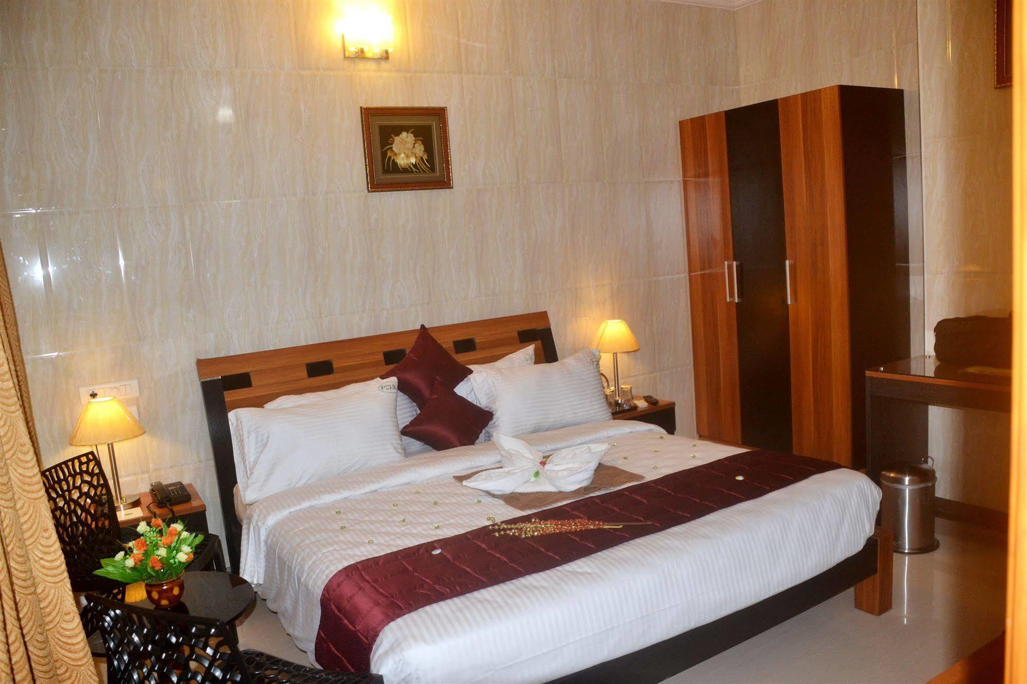 Peace Inn Chennai Exterior photo